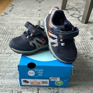 Stride rite size 6 Artin 3.0 navy toddler shoes